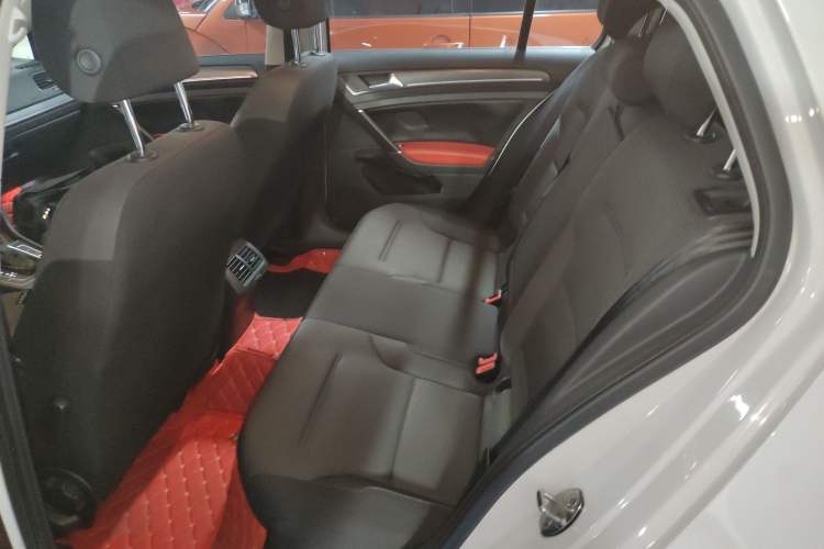 Used Volkswagen Golf 2017 1.6L Automatic Comfort Million-Vehicle Anniversary Edition