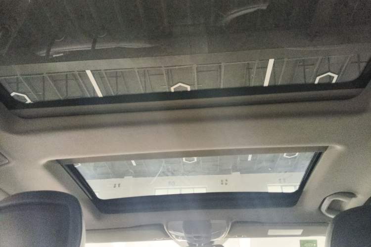 Used Mercedes-Benz C-Class 2011 C 200 Fashion Travel Edition