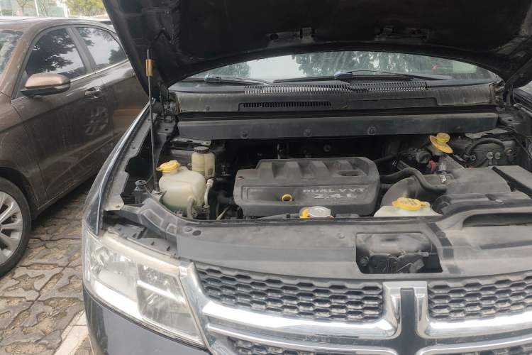 Used Dodge Journey 2013 2.4L Two-Wheel Drive Luxury Version
