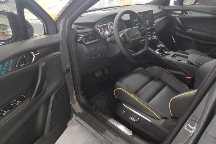 Used Lynk & Co 06 2023 Remix 1.5T Dynamic Halo
