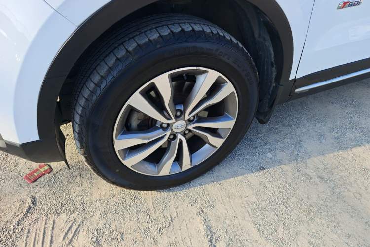 Used Geely Auto Emgrand X7 Sport 2016 1.8TD Automatic ZhiZun Version
