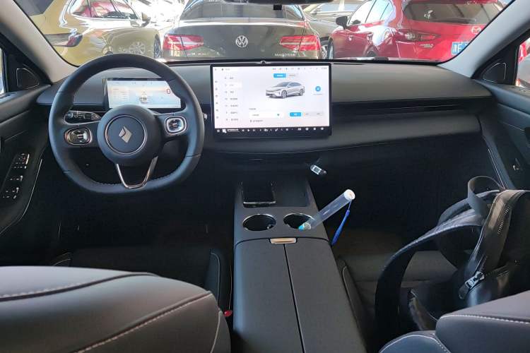 Used Baojun Enjoy 2025 Plug-in Hybrid 140km Luxury Edition
