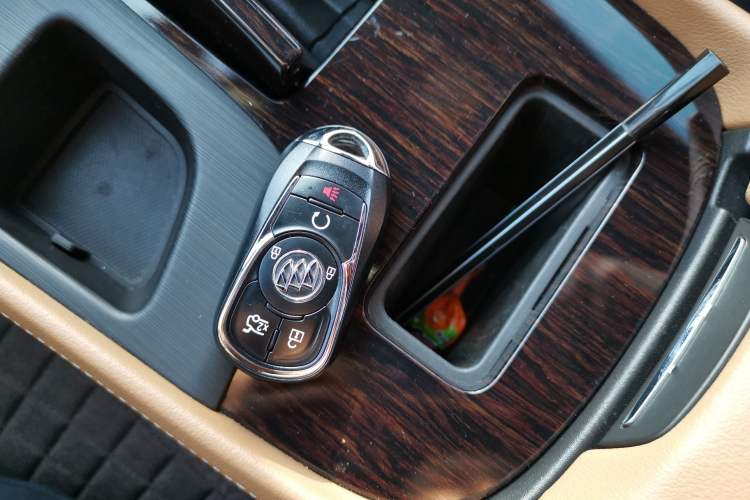 Used Buick LaCrosse 2018 28T Elite Edition
