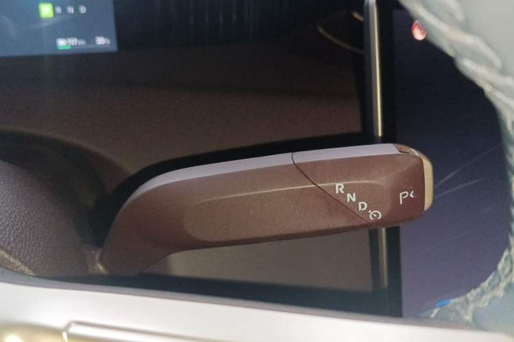 Used  11 2022 Ultra-Long Range Dual-Motor Luxury Edition 4 Seats