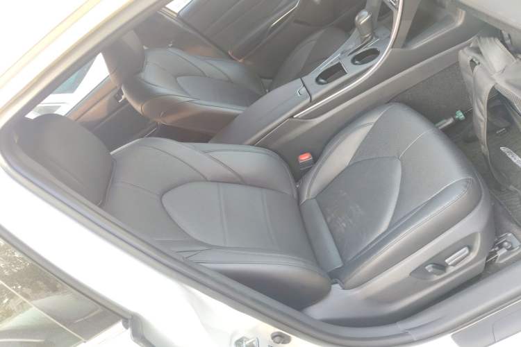 Used Toyota Avalon 2019 2.0L Luxury Edition China VI Standard
