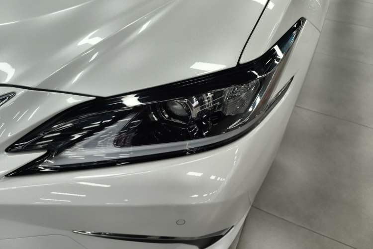 Used Lexus ES 2023 200 Excellence Edition