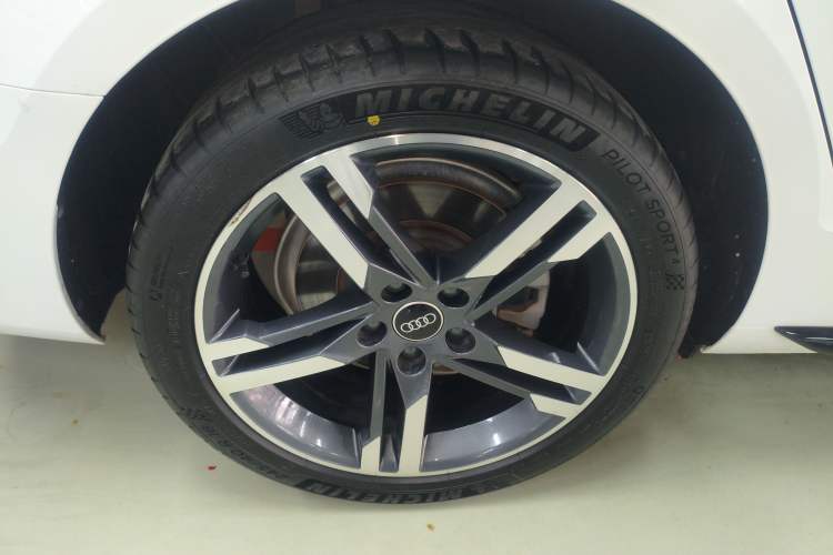 Used Audi A4L 2022 40 TFSI Luxury Dynamic Model
