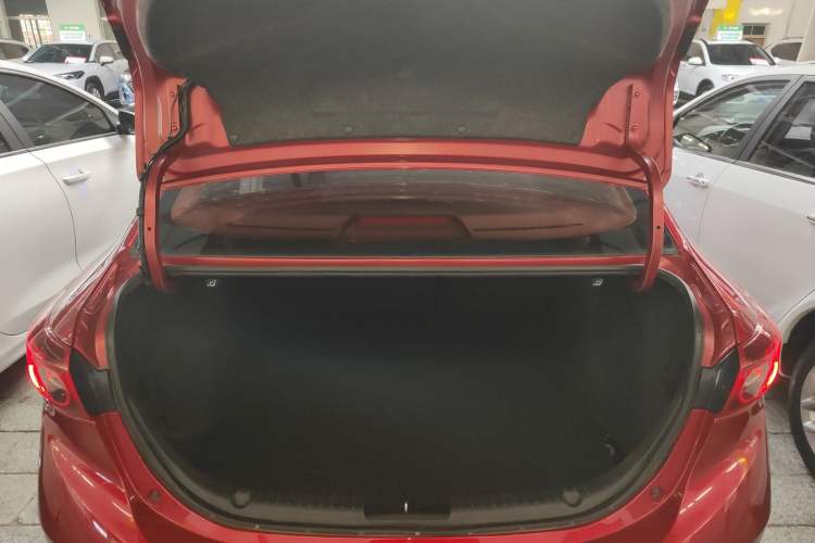 Used Mazda Mazda 3 Axela 2016 Sedan 1.5L Automatic Comfort Model
