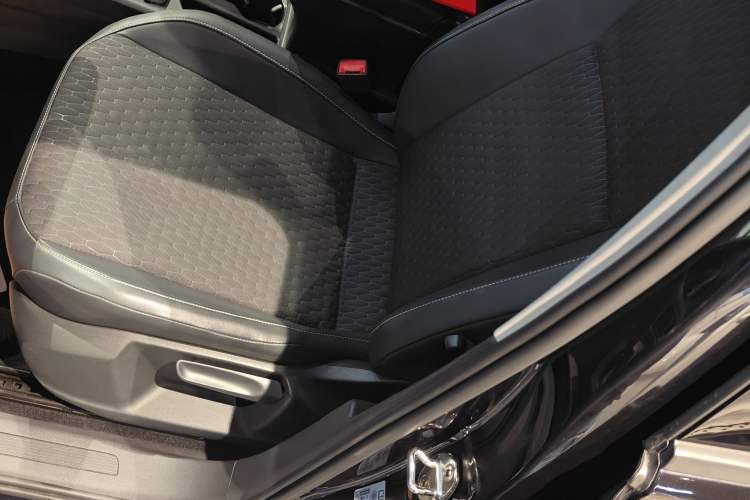 Used Volkswagen Tiguan L 2017 330TSI Automatic Two-Wheel Drive Luxury Edition
