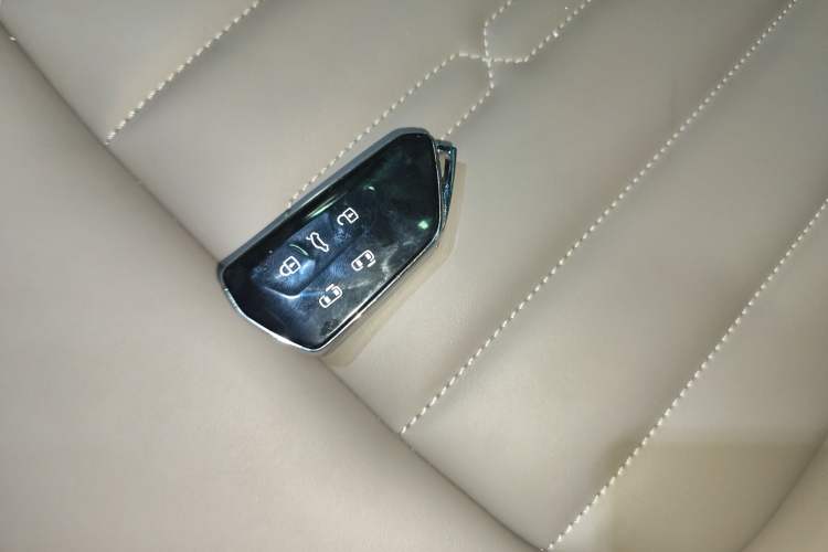 Used Volkswagen Viloran 2024 380TSI Luxury Edition
