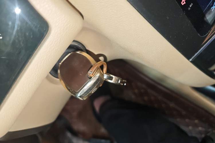 Used Mercedes-Benz R-Class 2017 R 320 4MATIC Business Edition Prestige Model