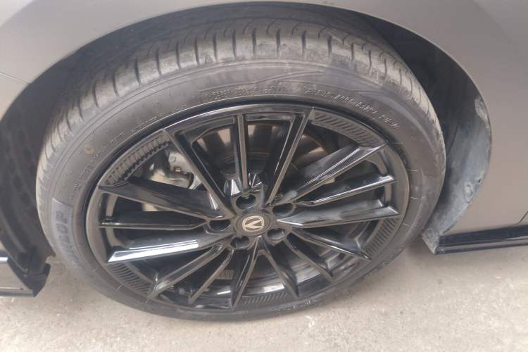 Used Changan UNI-V 2024 2.0T Classic Sport Edition
