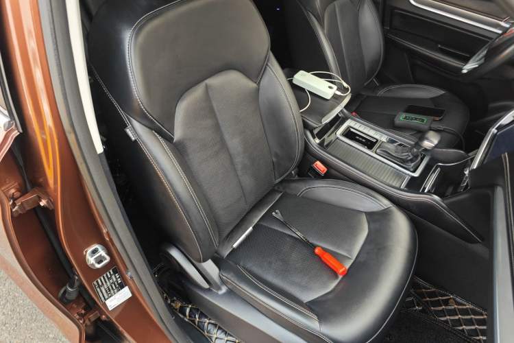 Used Roewe RX8 2018 30T Two-Wheel Drive Flagship Edition
