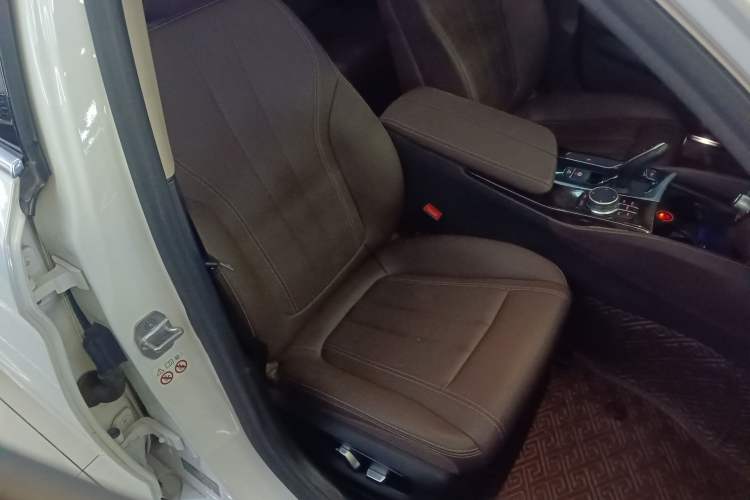 Used BMW 5 Series 2019 Facelifted 525Li Luxury Package
