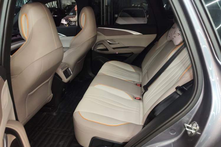 Used BYD Song Pro New Energy 2023 Champion Edition DM-i 71KM Navigation Model
