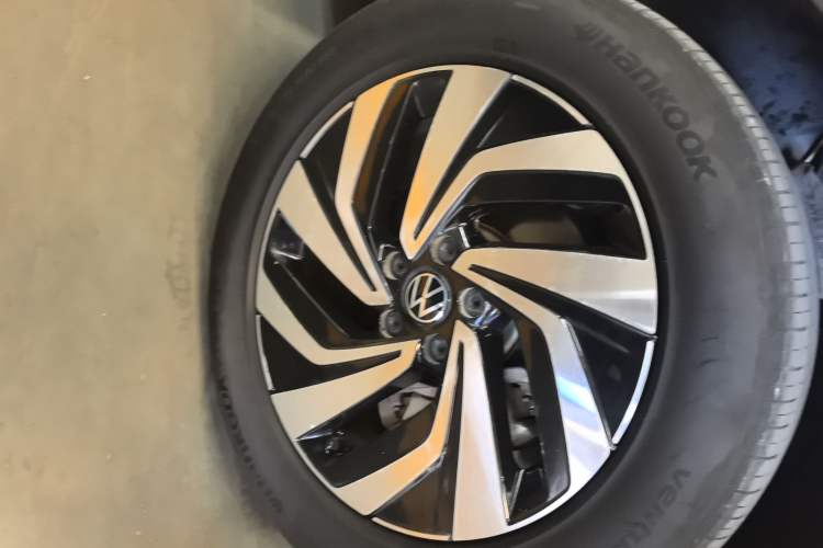 Used Volkswagen Tiguan L 2023 330TSI Automatic Two-Wheel Drive Smart Edition
