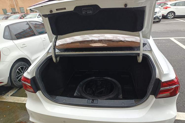 Used Roewe i6 2018 20T Automatic Flagship Edition
