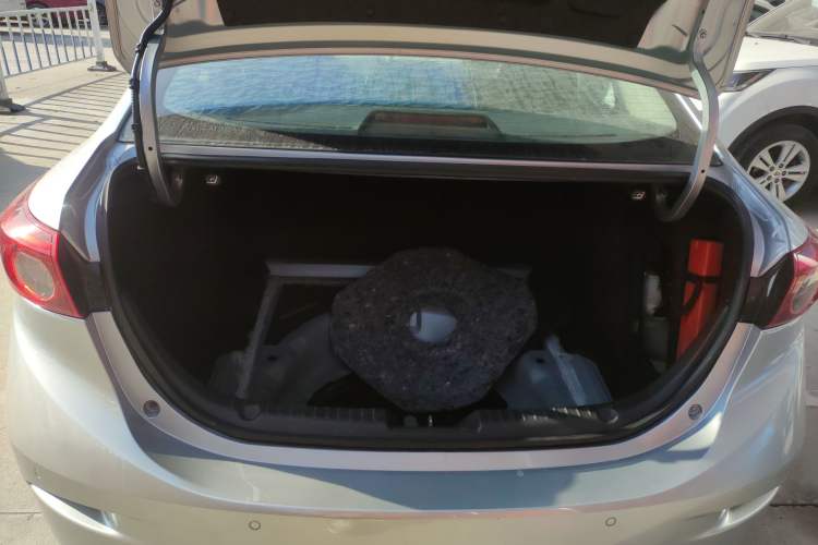 Used Mazda Mazda 3 Axela 2017 Sedan 1.5L Automatic Luxury Model Emission Standard China V
