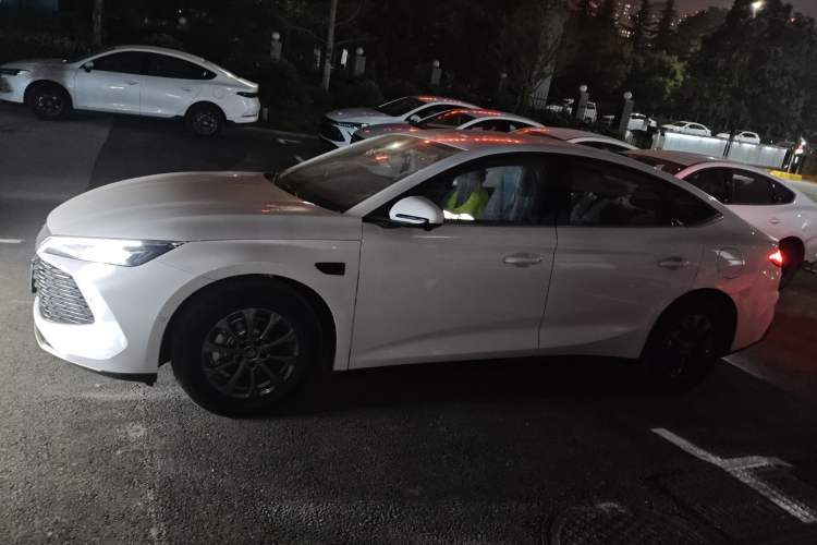 Used BYD Qin L 2025 DM-i Smart Drive 80KM Leading Model
