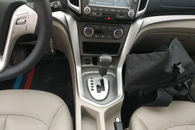 Used Venucia T70 2015 2.0L CVT Smart Edition