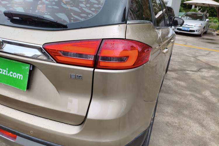 Used Geely Auto Emgrand X7 Sport 2016 1.8TD Automatic ZhiShang Model
