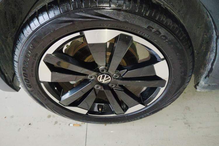 Used Volkswagen Tacqua 2021 200TSI DSG JoyConnect Edition
