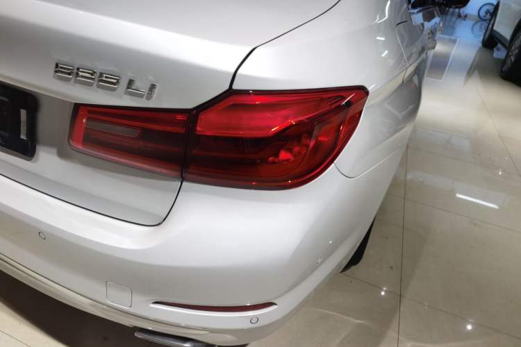 Used BMW 5 Series 2019 Facelifted 525Li Luxury Package
