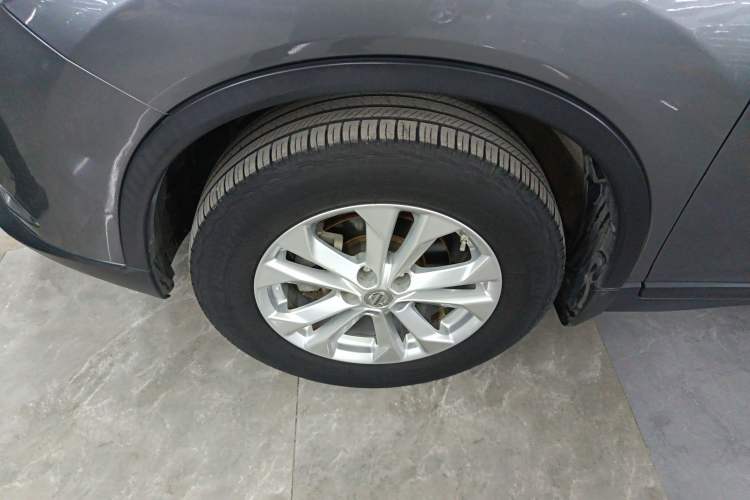 Used Nissan X-Trail 2015 2.5L CVT Leading MAX Edition 4WD
