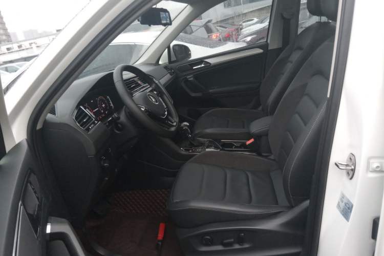 Used Volkswagen Tiguan L 2021 280TSI Automatic Two-Wheel Drive Smart Edition
