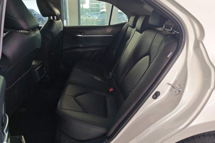 Used Toyota Camry 2021 2.0G Luxury Edition
