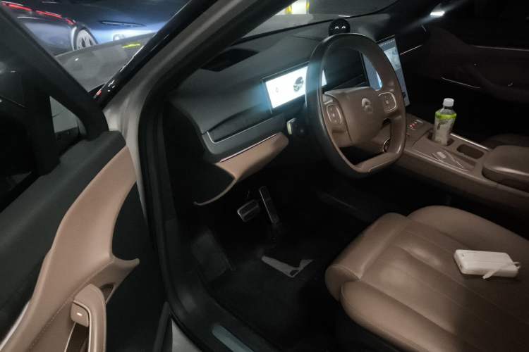 Used Nio ES8 2023 75 kWh Executive Edition
