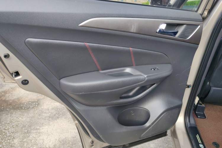 Used Changan CS75 2016 1.5T Manual FENGSHANG Model
