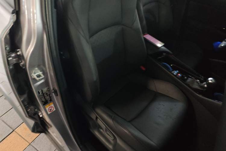 Used Toyota IZOA 2018 2.0L Yichi Version China VI Standard
