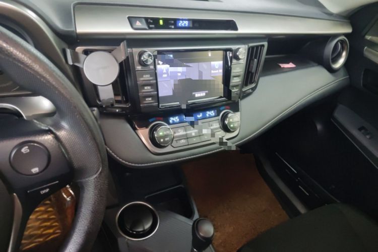 Used Toyota RAV4 2015 2.0L CVT Two-Wheel Drive Fashion Edition