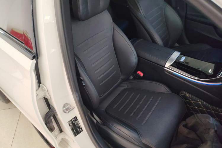 Used Mercedes-Benz C-Class 2023 C 260 L Bright Night Sports Edition
