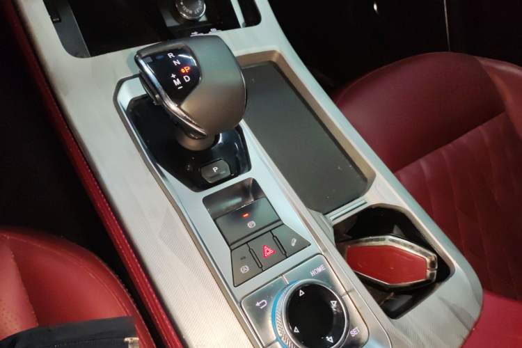 Used JETOUR X70 PLUS 2023 1.6T DCT Stronger 5-Seater
