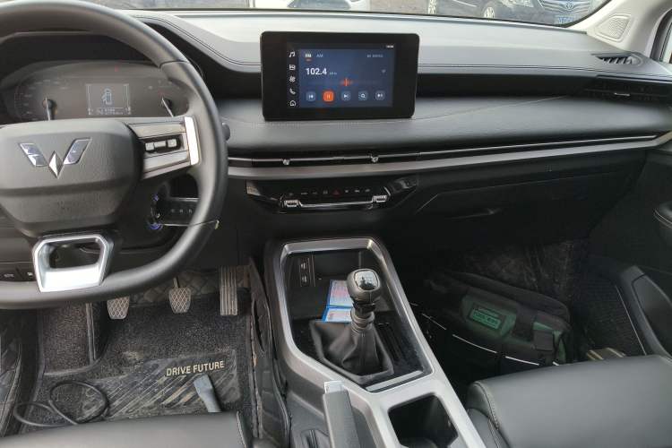 Used Wuling Jiachen 2022 1.5L Manual Comfort Edition
