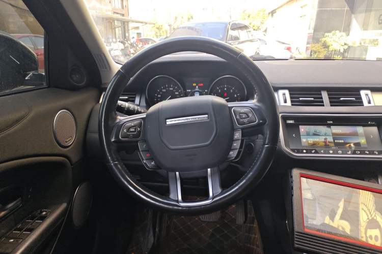 Used Land Rover Range Rover Evoque 2018 240 PS SE Smart Brilliance Edition