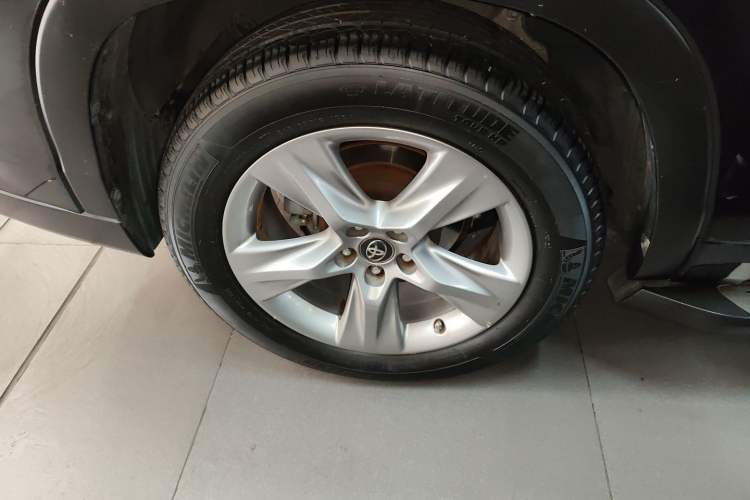 Used Toyota Highlander 2018 2.0T Four-Wheel Drive Prestige Version 7 Seats China V Emission Standard
