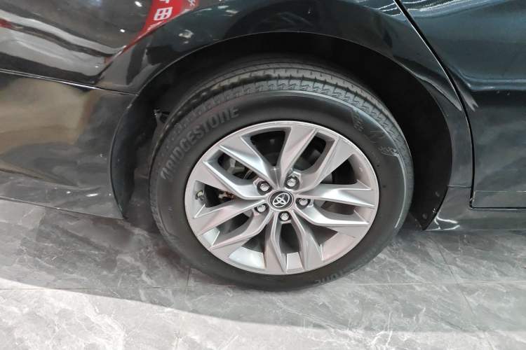 Used Toyota Avalon 2019 Dual-Engine 2.5L Luxury Edition China VI Standard
