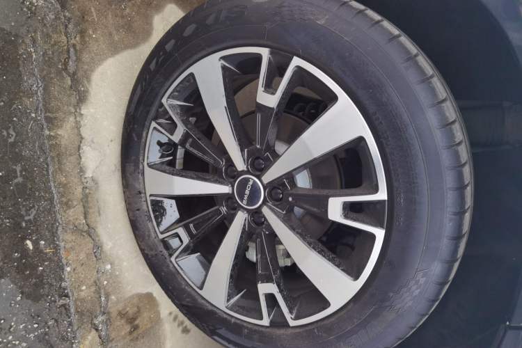 Used Roewe D5X DMH 2024 135 Tech Edition
