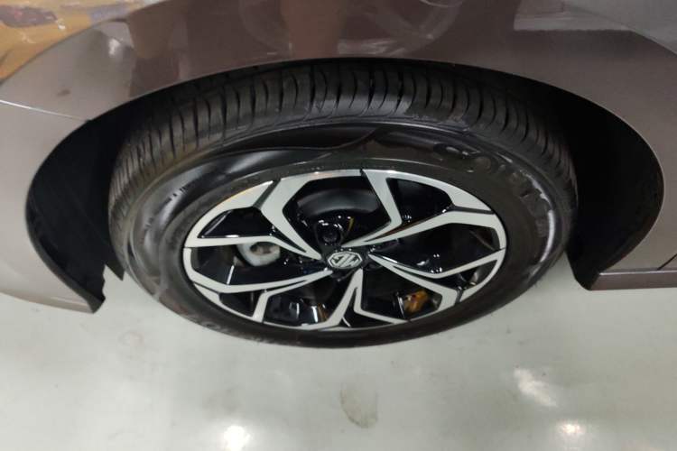 Used MG 5 2023 180 DVVT CVT Luxury Edition
