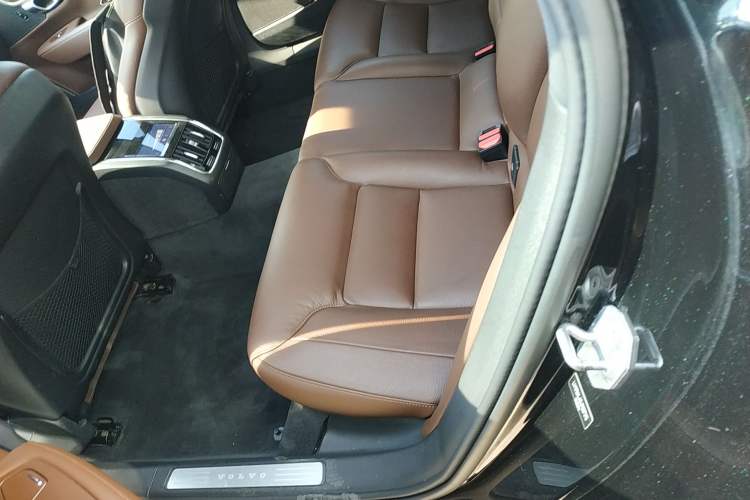 Used Volvo S90 2018 T4 Zhiyuan Edition
