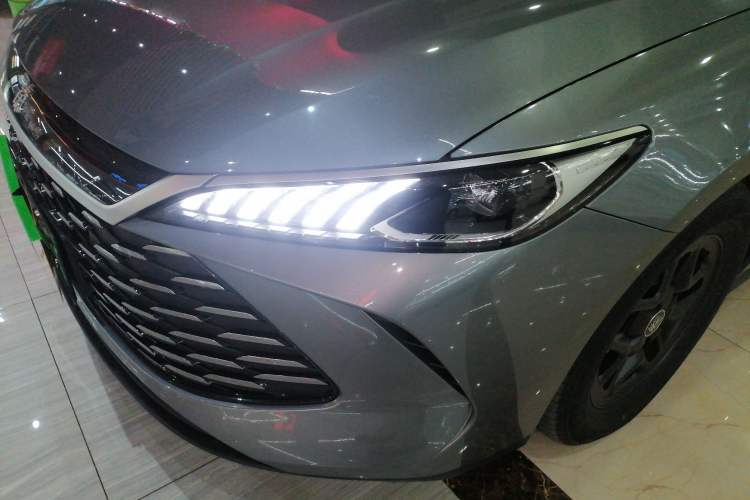 Used BYD Qin PLUS 2025 DM-i Smart Drive 55KM Leading Model
