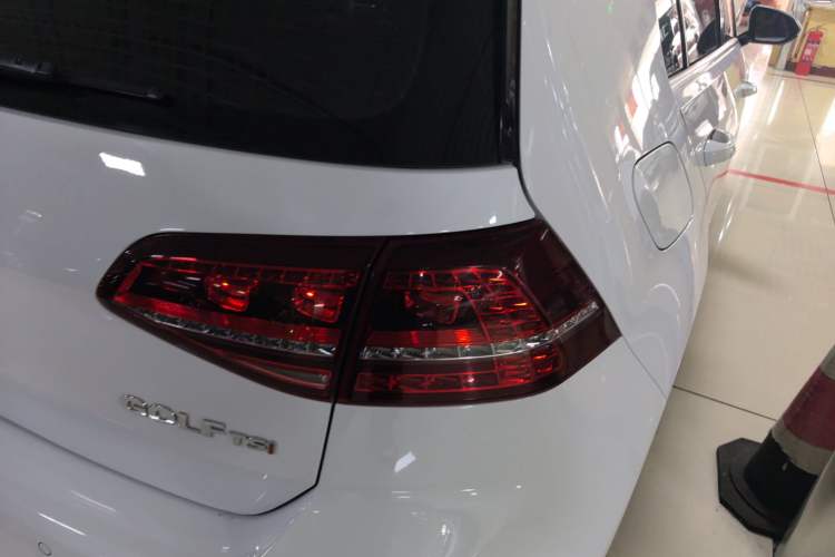 Used Volkswagen Golf 2016 1.4TSI Automatic R-Line
