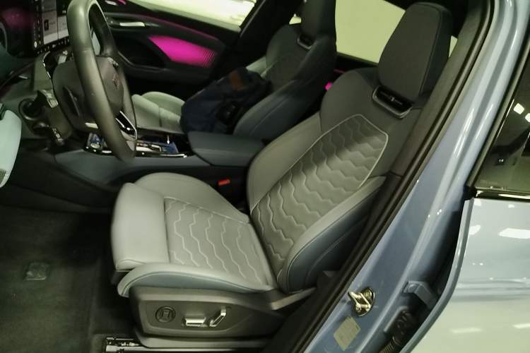 Used Audi Q6L e-tron 
