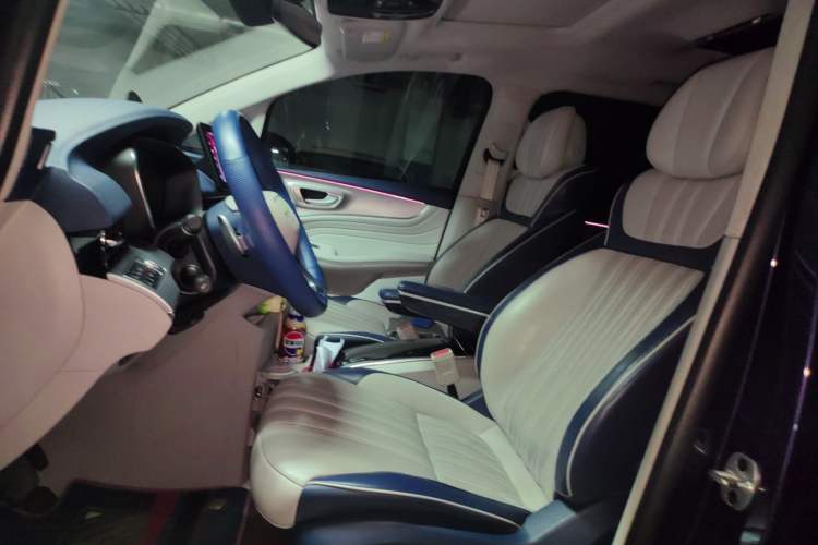 Used Roewe iMAX8 2021 400TGI Supreme Series Prestige Edition
