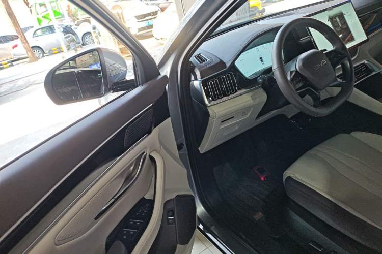 Used BYD Song PLUS New Energy 2025 DM-i 112KM Prestige Model
