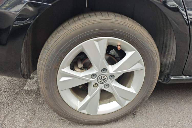 Used Volkswagen Bora 2015 Value Edition 1.6L Automatic Comfort Version
