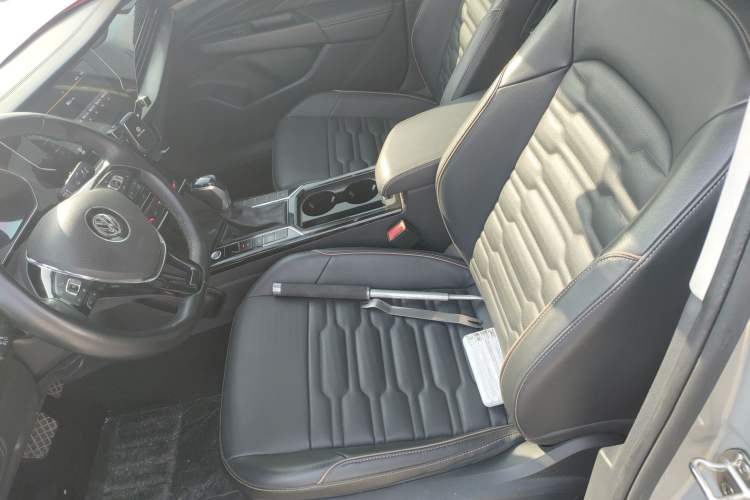 Used Volkswagen Passat 2020 330TSI Elite Edition China VI
